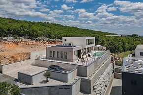 Villa Dujma Pool & Spa