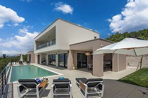 Villa Dujma Pool & Spa