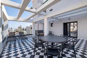 Maestro St Lazar Apartments
