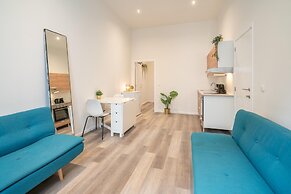 Spacious Riverside Apartment