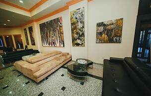 City Royal Hotel