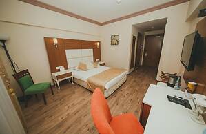 City Royal Hotel