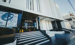 City Royal Hotel