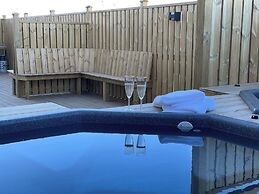 North Apartment 204