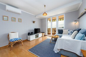 Golden Cove Apartment