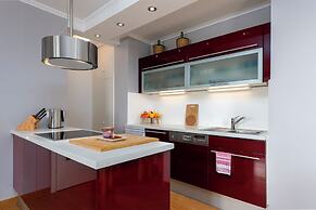 Golden Cove Apartment