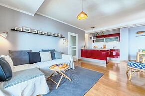 Golden Cove Apartment