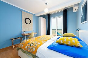 Golden Cove Apartment