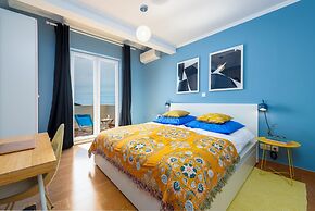 Golden Cove Apartment