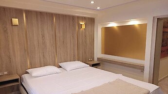 Zeus Luxury Suite in Nea Flogita