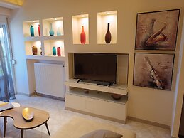 Zeus Luxury Suite in Nea Flogita