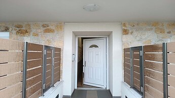 Zeus Luxury Suite in Nea Flogita