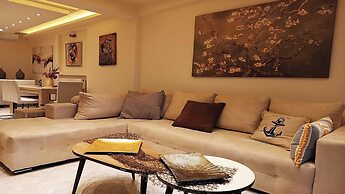 Zeus Luxury Suite in Nea Flogita