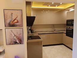 Zeus Luxury Suite in Nea Flogita