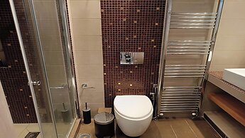 Zeus Luxury Suite in Nea Flogita