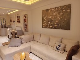 Zeus Luxury Suite in Nea Flogita