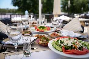 Quatro Life Hotel