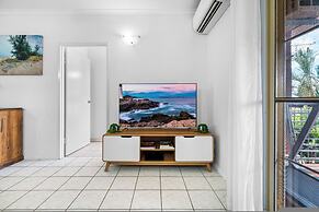 Bright Cozy Apartment Central - Modern