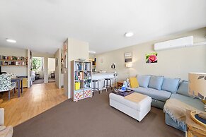 Airy & Arty 2-bed Old Kingston Foreshore