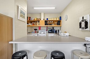 Airy & Arty 2-bed Old Kingston Foreshore