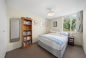 Airy & Arty 2-bed Old Kingston Foreshore