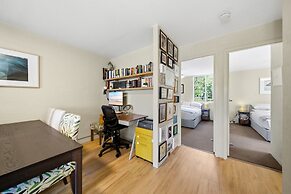 Airy & Arty 2-bed Old Kingston Foreshore