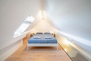 Elegant 1-bedroom Central Apartment