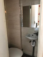 Barking Hotel