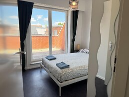 Apartment in Antwerp With Garden View