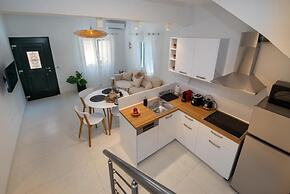 Casa Rossa e Verde by All About Paxos