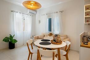 Casa Rossa e Verde by All About Paxos