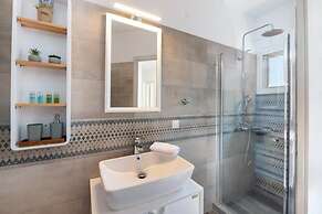 Casa Rossa e Verde by All About Paxos