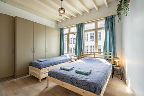 Charming 12 Person Apartment