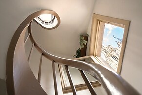 Charming 12 Person Apartment
