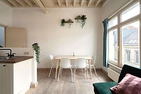 Charming 12 Person Apartment