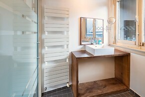 Charming 12 Person Apartment