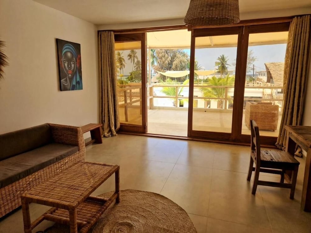 Sunny villa matemwe