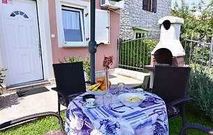 Lovely Accommodation With Private Garden