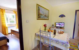 Lovely Accommodation With Private Garden