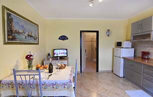 Lovely Accommodation With Private Garden