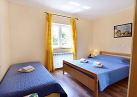 Lovely Accommodation With Private Garden