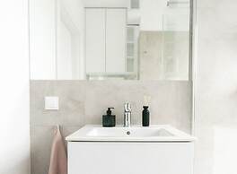 Large, Comfortable Apartment for 2 People