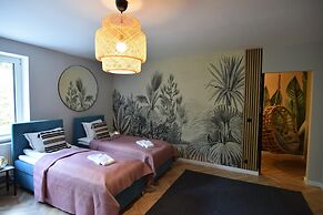 Very Large Apartment With Private Sauna