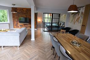 Very Large Apartment With Private Sauna