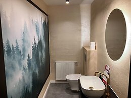 Very Large Apartment With Private Sauna