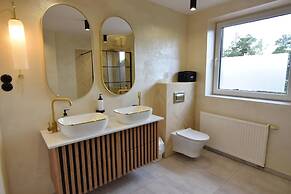 Very Large Apartment With Private Sauna