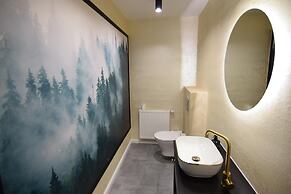 Very Large Apartment With Private Sauna