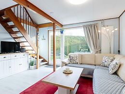 Home Near Manteling Forest