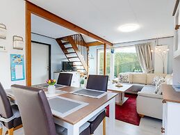 Home Near Manteling Forest