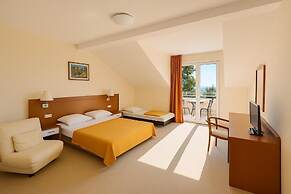 HOTEL NEPTUN GRADAC